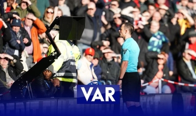 Howard Webb: Premier League referees&#039; chief explores officials explaining decisions to crowd inside stadium