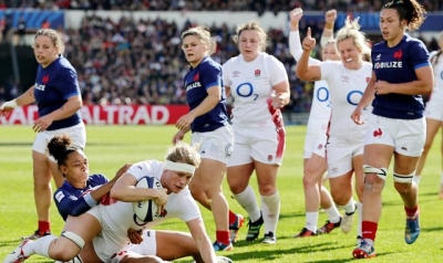 Women&#039;s Six Nations: Red Roses claim triple Grand Slam with 42-21 victory over 14-player France 