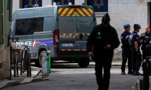 French police shoot dead armed suspect who &#039;planned to set fire to synagogue&#039;