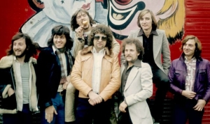 Richard Tandy: Electric Light Orchestra keyboardist dies aged 76